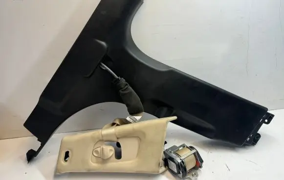 Maserati Ghibli Front seatbelt 628443800 670019817