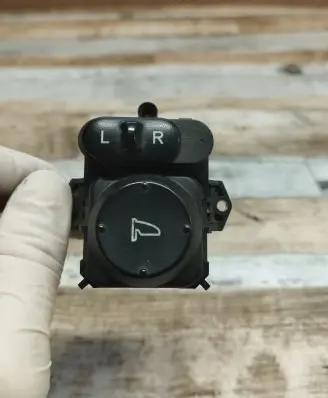 Honda Civic Wing mirror switch NH167L1700T