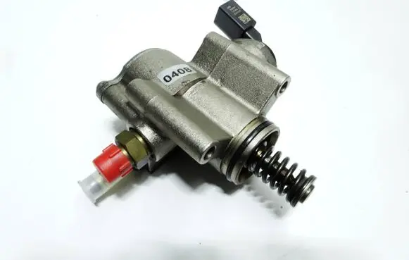 Volkswagen Golf V Fuel injection high pressure pump 03C127025R