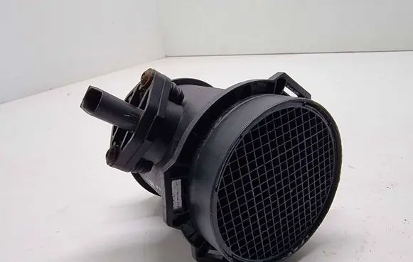 BMW 7 E65 E66 Mass air flow meter 7501554 0280218077