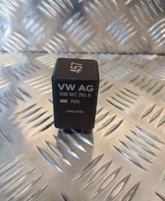 Audi Q5 SQ5 Glow plug pre-heat relay 038907281B