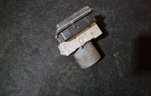 Mercedes-Benz Sprinter W906 ABS Pump 0265950481