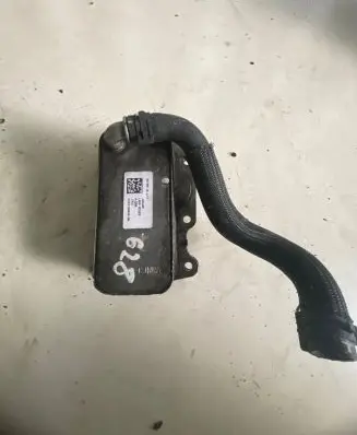 Engine oil radiator