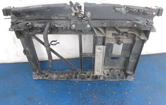 Peugeot 1007 Front bodywork piece