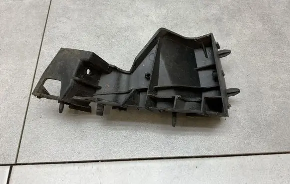 Audi Q5 SQ5 Front bumper mounting bracket 8R0807283B