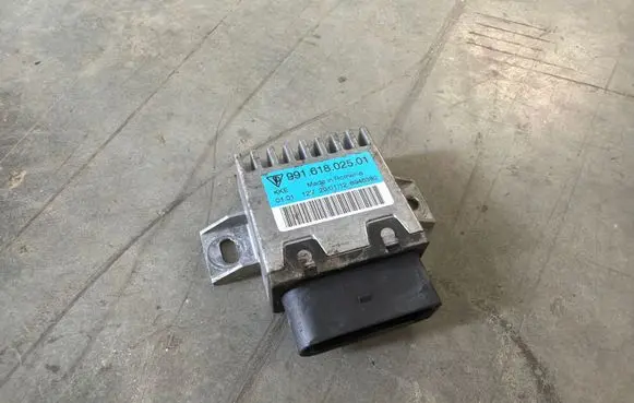 Porsche 911 991 Fuel injection pump control unit/module 99161802501
