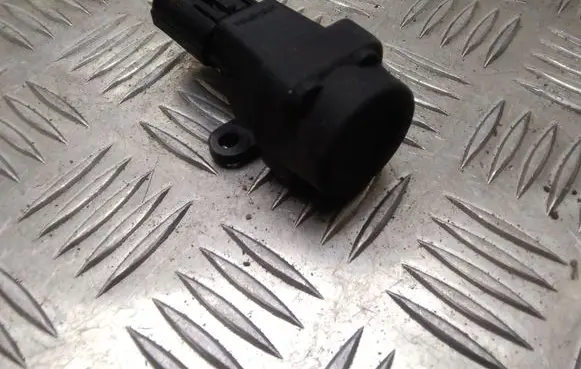 Renault Megane I Fuel cut-off switch 770030639