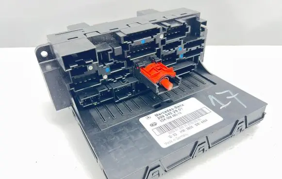 Mercedes-Benz CLK A209 C209 Fuse module 2095452801 5DK00848514