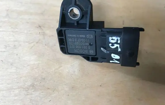 Opel Insignia A Air pressure sensor 55568175 0281006077