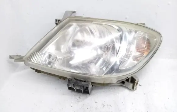 Toyota Hilux (AN10, AN20, AN30) Headlight/headlamp
