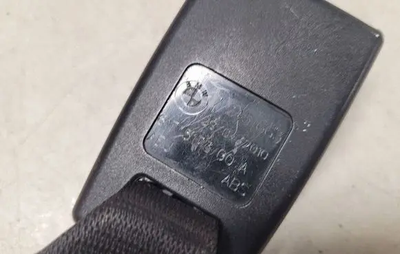BMW 3 E90 E91 Rear seatbelt 7245663 617517300A
