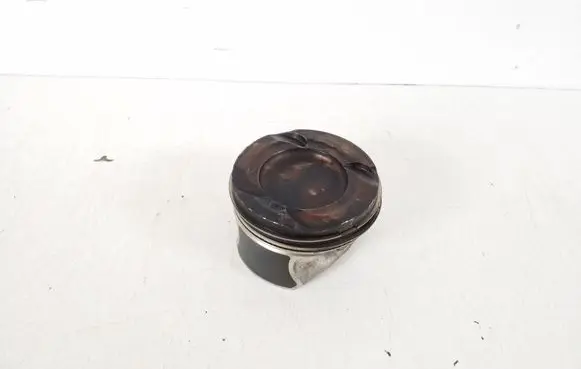 Mercedes-Benz E W213 Piston with connecting rod