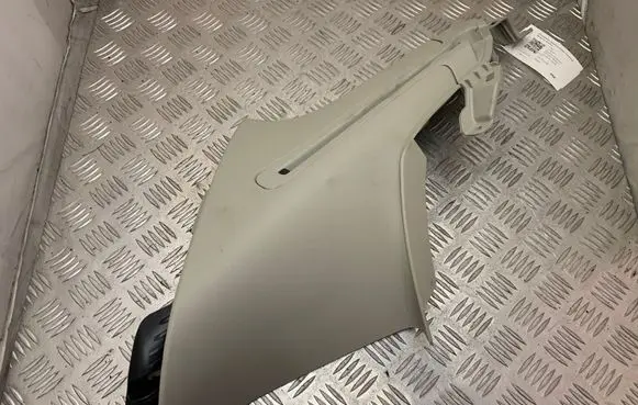 Volvo XC60 (D)pillar trim (top) 31425704
