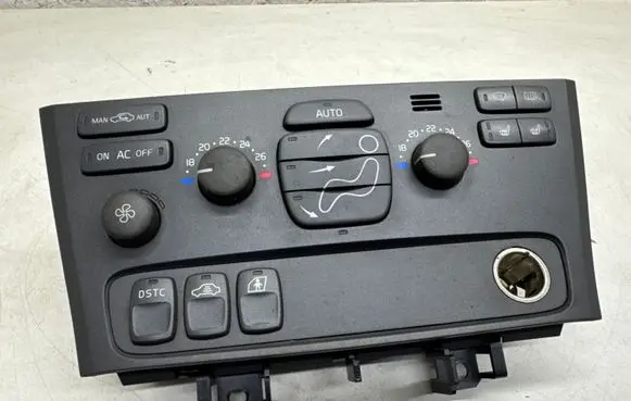 Volvo XC70 Climate control unit 8682930