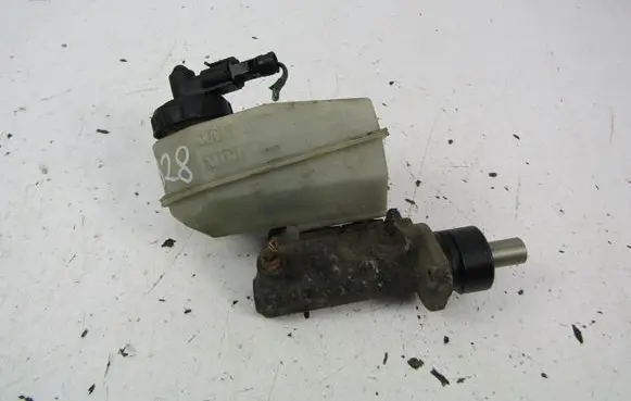 Renault Megane I Master brake cylinder 