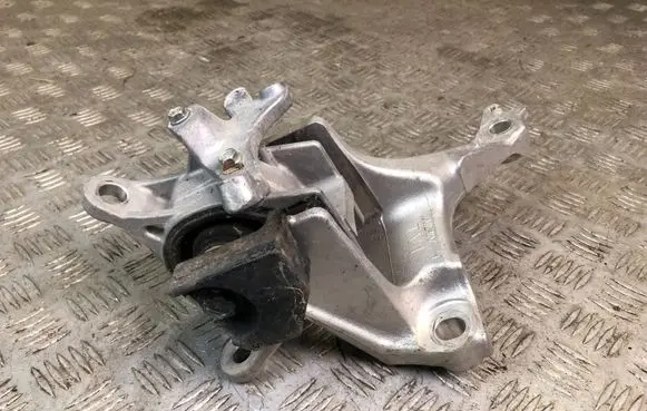 Honda Civic IX Engine mount bracket