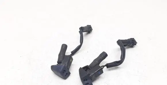 Volvo XC60 Windshield washer spray nozzle 