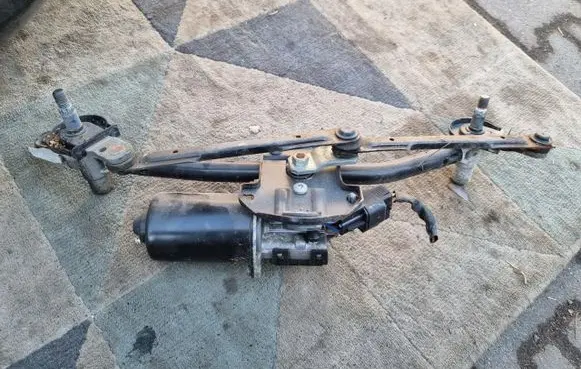 Hyundai i10 Front wiper linkage 