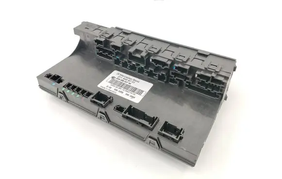 Mercedes-Benz CLS C219 Fuse module 2115456701