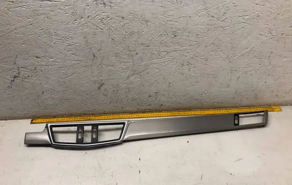 Mercedes-Benz E W212 Dash center air vent grill A2126802071 19112009