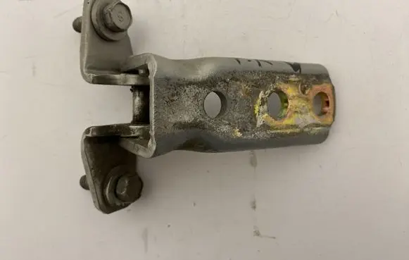 Mitsubishi Grandis Front door upper hinge