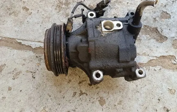 Toyota Yaris Air conditioning (A/C) compressor (pump)