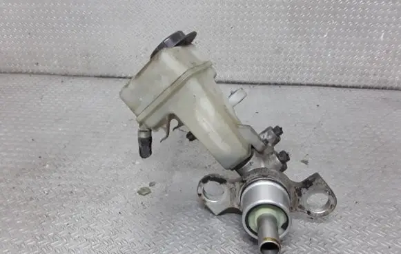 Opel Vectra C Master brake cylinder 320670692