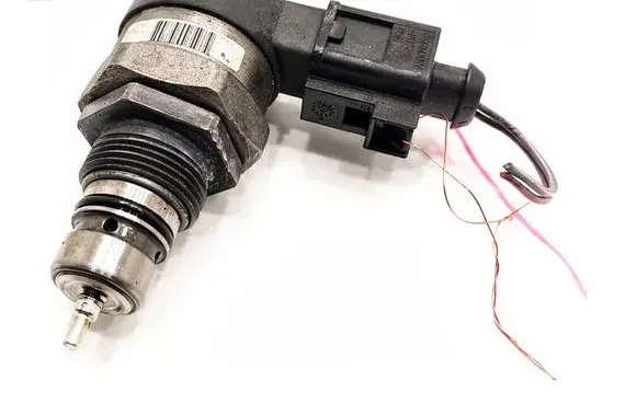 Audi A4 S4 B8 8K Fuel pressure sensor 057130764H