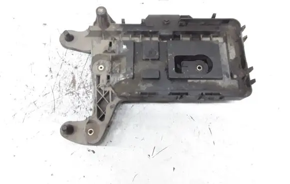 Volkswagen PASSAT B6 Battery tray 1K0915333