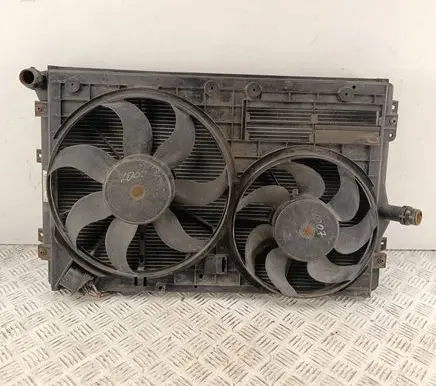 Volkswagen PASSAT B7 Coolant radiator 3C0121253AR