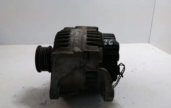 Audi A4 S4 B5 8D Generator/alternator