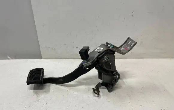 Hyundai i20 (PB PBT) Brake pedal 328001J230