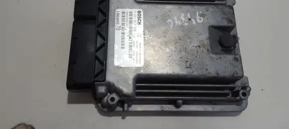 Mitsubishi Outlander Engine control unit/module 0281013890 1860A578