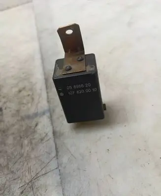 Mercedes-Benz W123 Window control relay 05898620 1078200010