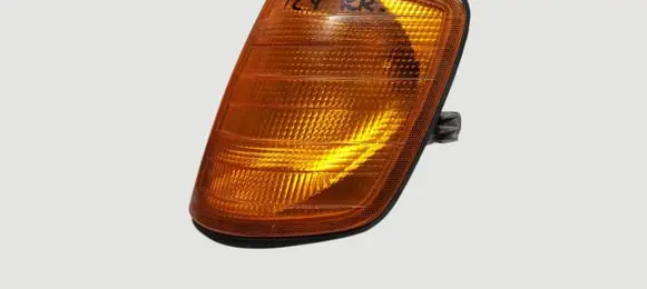 Mercedes-Benz E W124 Front indicator light 42704R6 HELLA