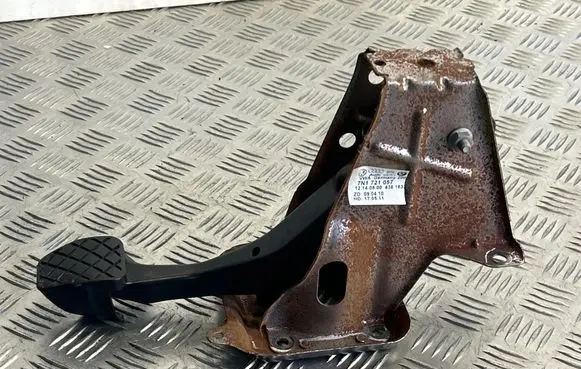 Volkswagen Sharan Brake pedal 7N1721057 13140800