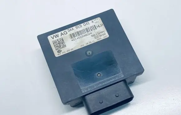 Volkswagen Polo V 6R Voltage converter/converter module 3AA919041A