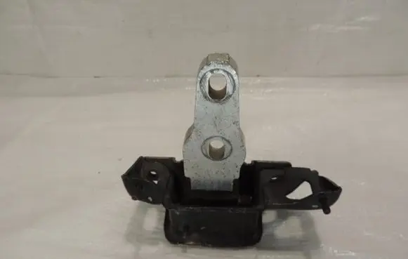 Ford Fiesta Engine mount vacuum valve 8V51-7M121-AE
