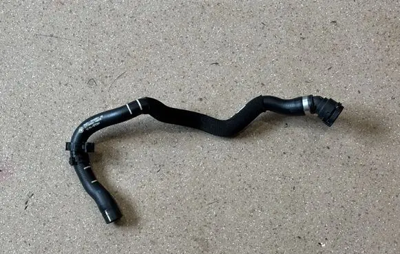 BMW 1 F40 Engine coolant pipe/hose 6832801