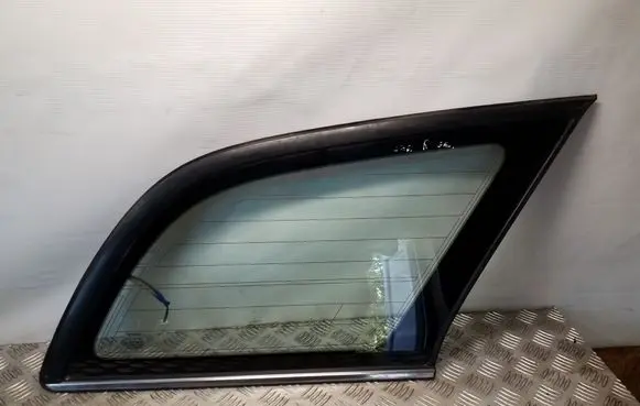 Toyota Avensis T250 Rear side window