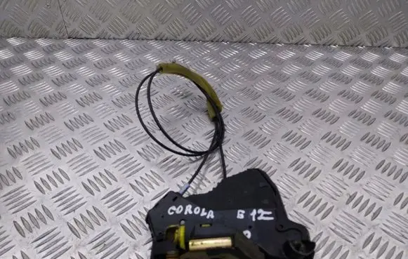 Toyota Corolla E120 E130 Front door lock 
