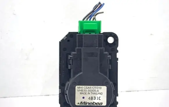 Mitsubishi ASX Air flap motor/actuator CSA512T010