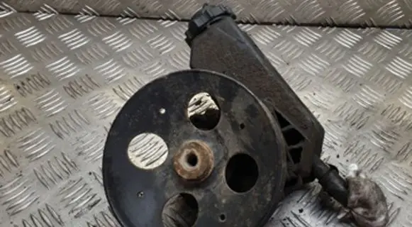 Opel Vectra B Power steering pump 7691900113 90576809
