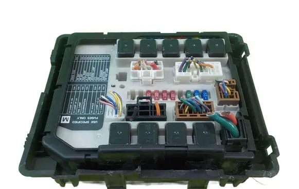 Nissan X-Trail T31 Fuse box set 7140364430 BEZPIECZNIKOW