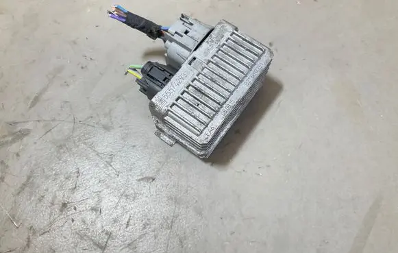Opel Insignia A Glow plug pre-heat relay 55574293