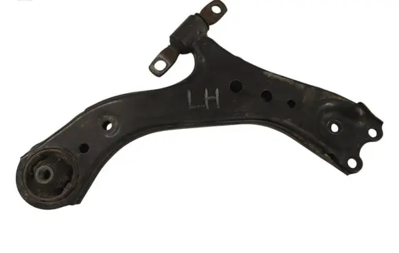 Toyota Camry VIII XV70 Front lower control arm/wishbone