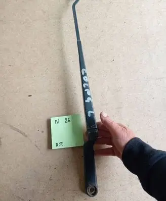 Volkswagen Golf IV Front wiper blade arm 98985659