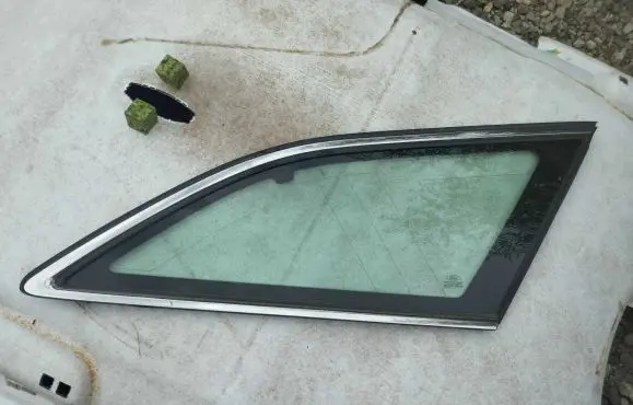 Ford Mondeo MK V Rear side window 43R001025 DOT27AS2M24100