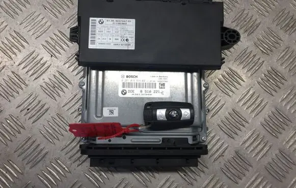 BMW 3 E90 E91 Engine ECU kit and lock set 8510221 9237047 5WK9515EBR