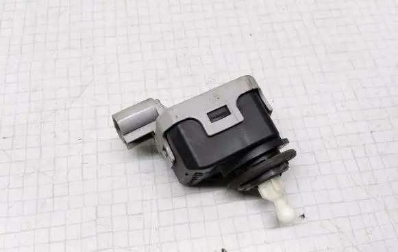 Opel Astra G Headlight level adjustment motor 90590665